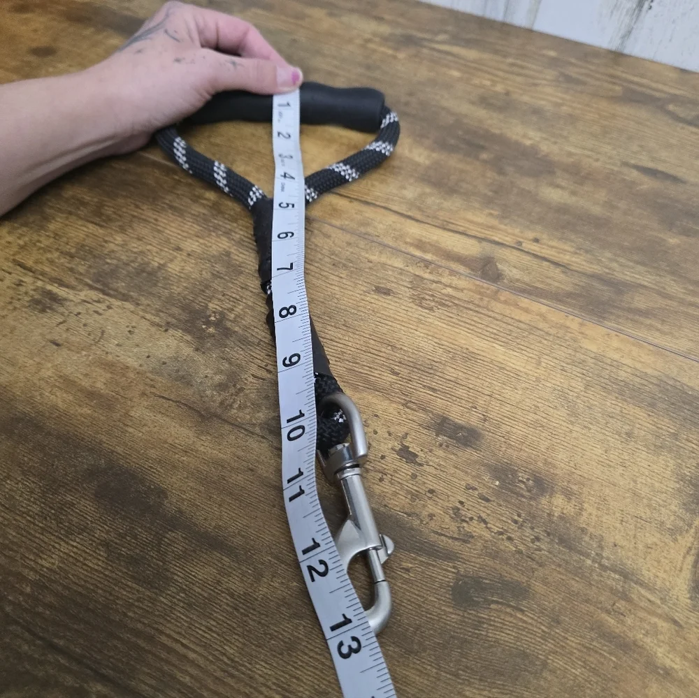 Large Handle Leash Attachment For Extra Tight Grip
